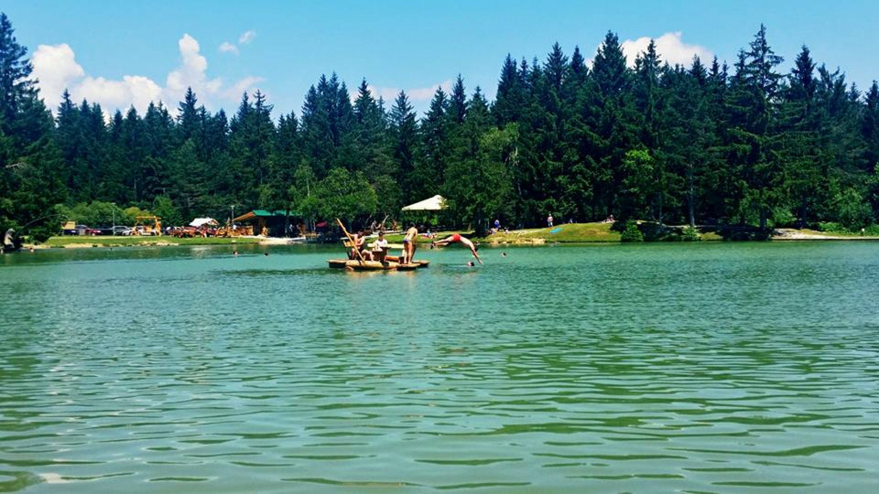 Poletno vzdu&scaron;je na Blokah.